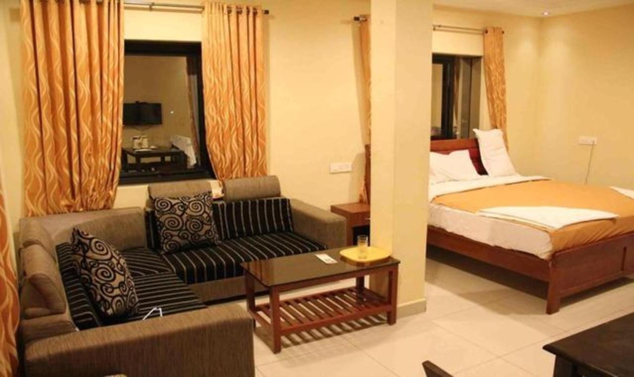 Fabhotel Smack Residency Chennai Exterior photo