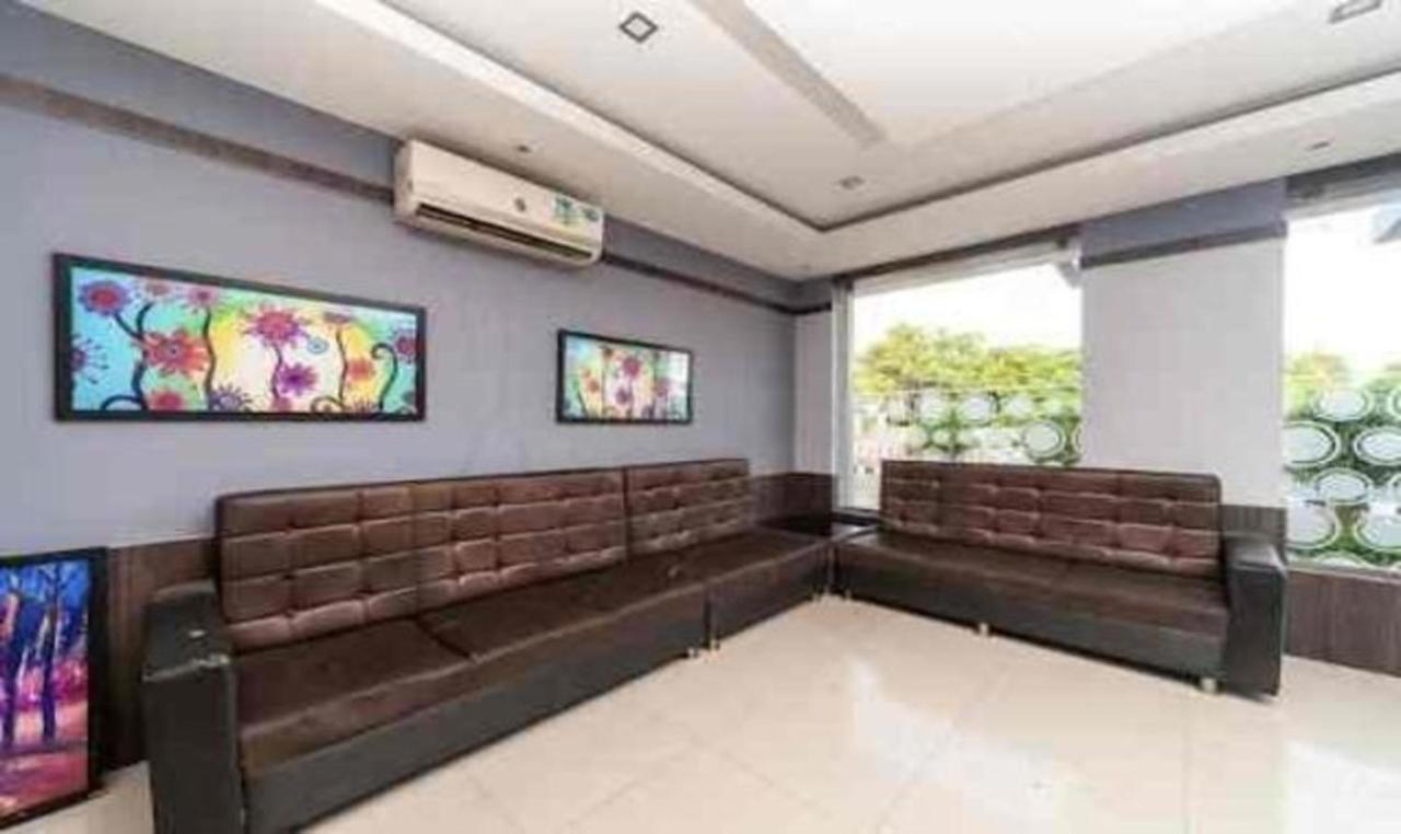 Fabhotel Smack Residency Chennai Exterior photo